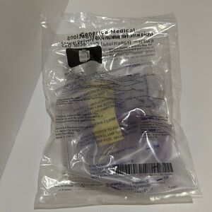 Generica medical enteral feeding kit - ENfit connector. 1000ml.